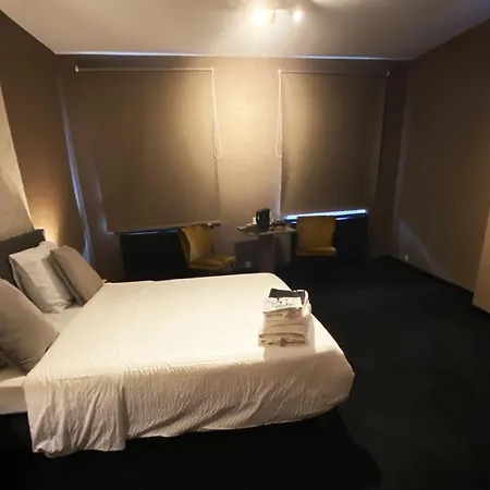 Luxury - Francofolies 3*