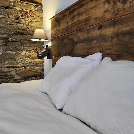 호텔 Luxury - Francofolies 3*